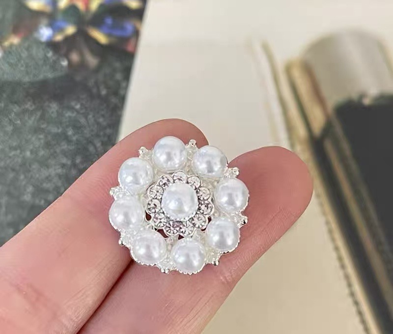 pearl-cluster-brooch-button